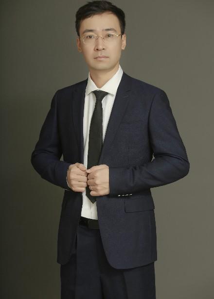 《內(nèi)容生產(chǎn)、新媒體獲客寶典》 醫(yī)療行業(yè)短視頻策劃與運(yùn)營